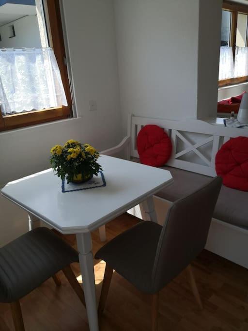 Garten-Wohnung Eschen Экстерьер фото